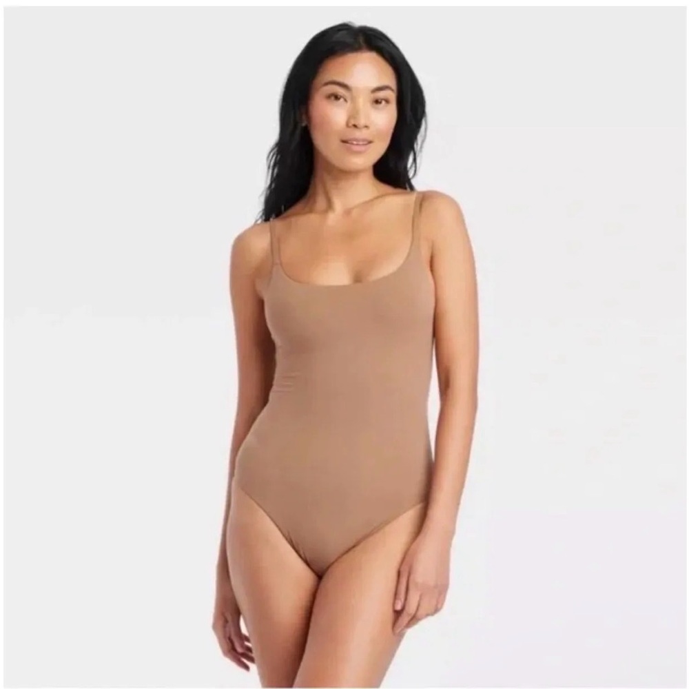 Women's Luxury Collection Luxe Stretch Lightly Lined Cami Bodysuit NWT